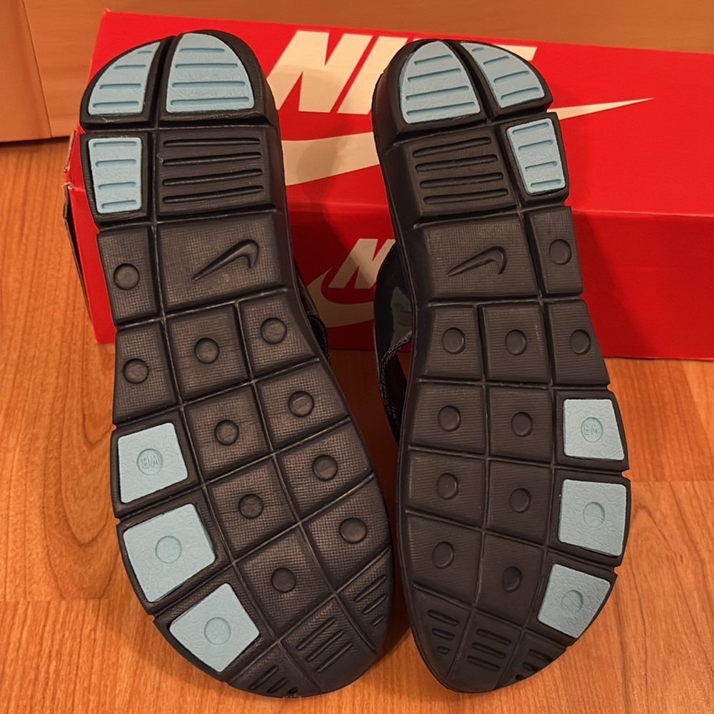 NWT & NIB Nike Teal and Navy Comfort Flip Flops - Picture 3 of 3